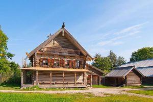 NGÔI NHÀ TRUYỀN THỐNG CỦA NGƯỜI NGA